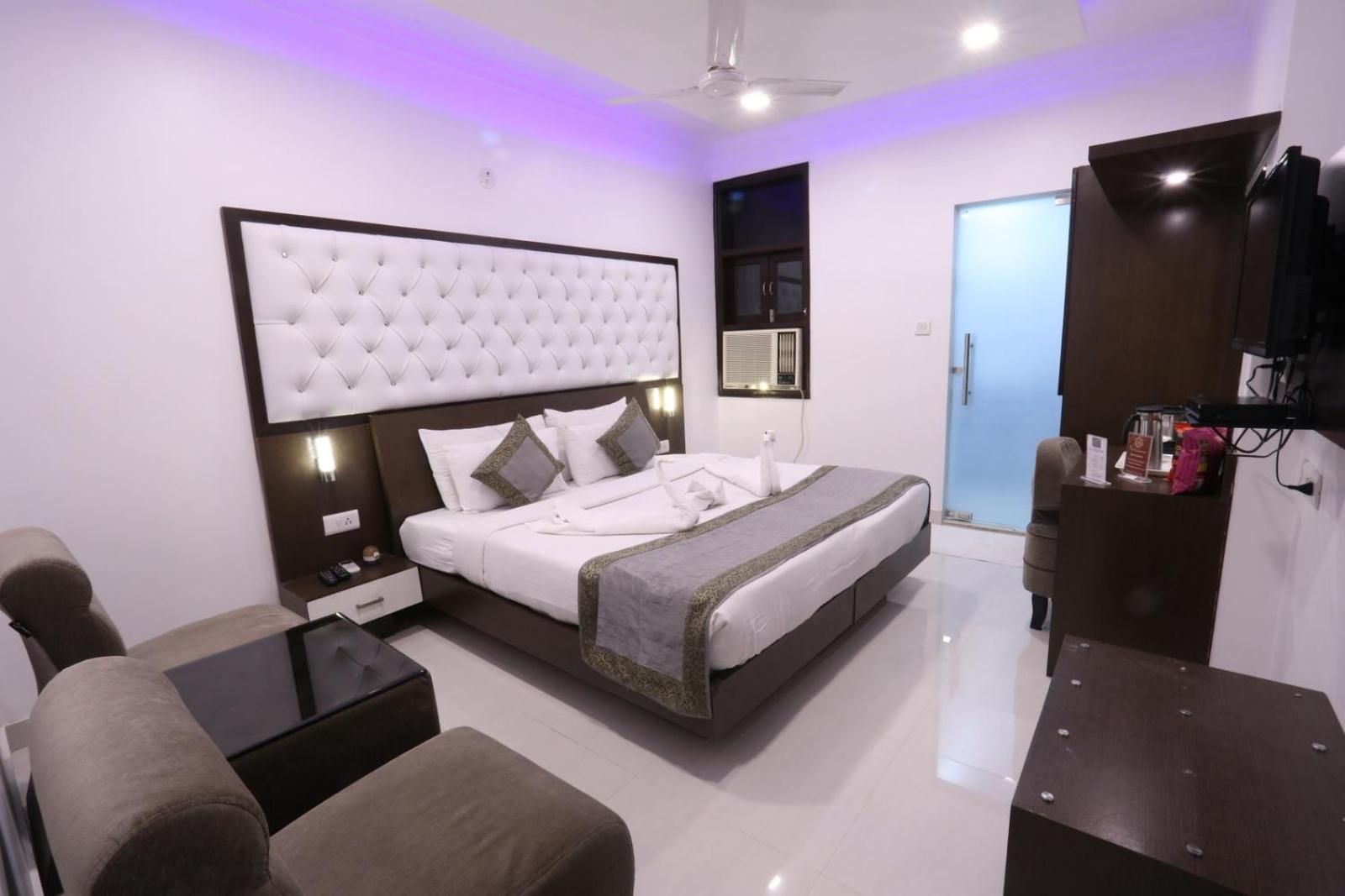 HOTEL SURYA INTERNATIONAL — photo 4