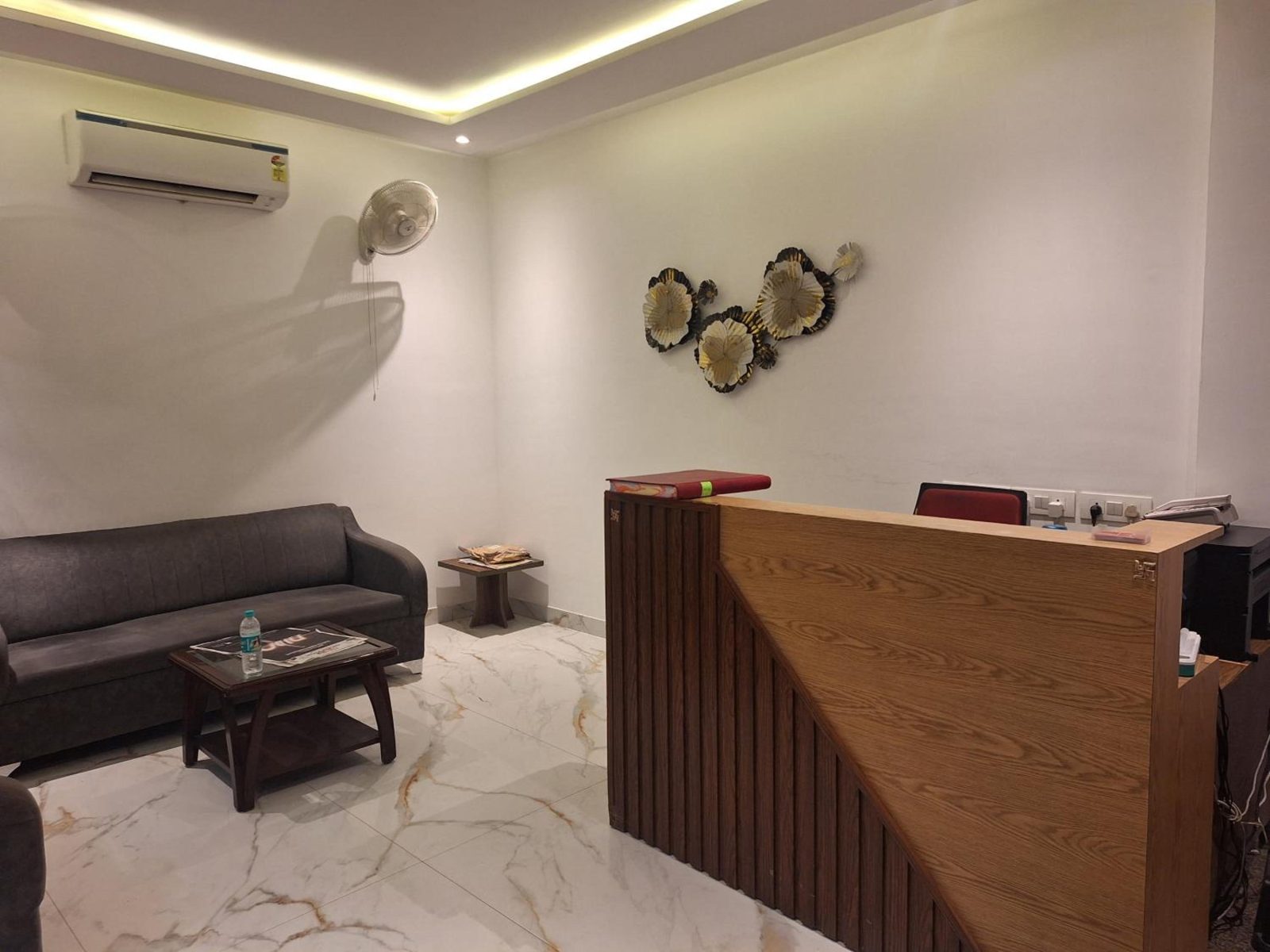IVA Premium Delhi Airport - FREE Airport Drop — photo 7