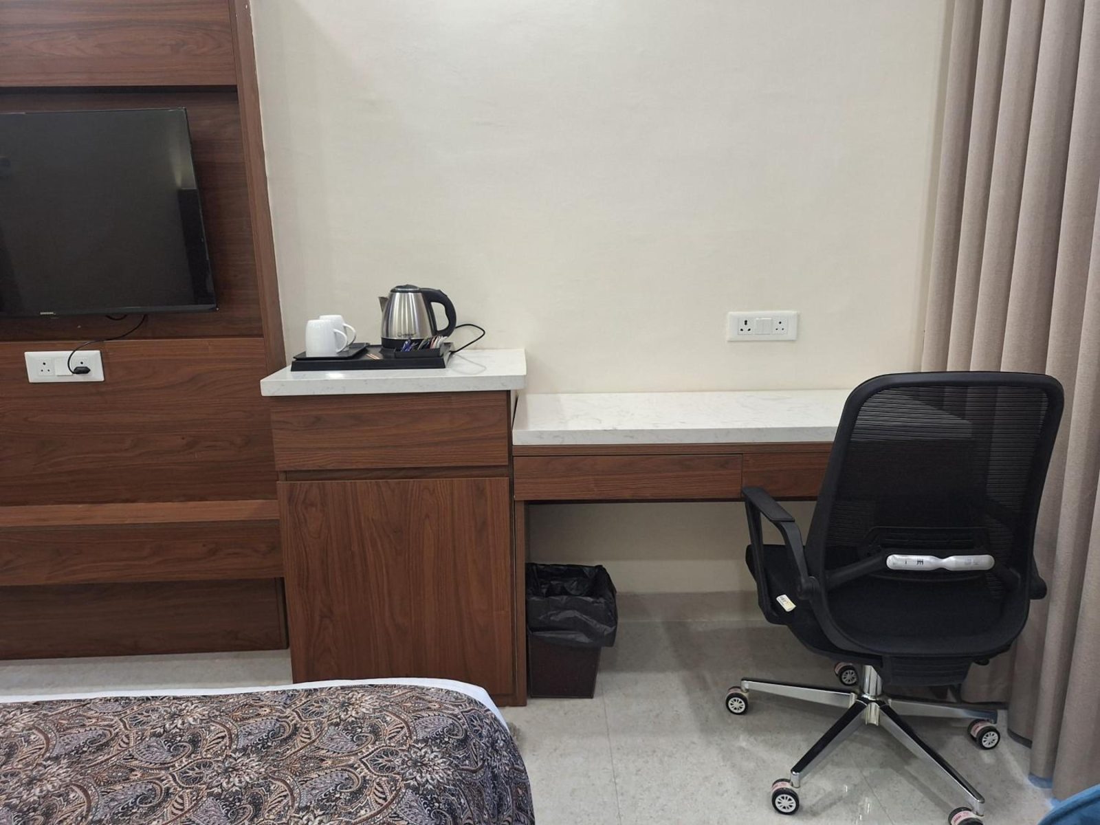 IVA Premium Delhi Airport - FREE Airport Drop — photo 5