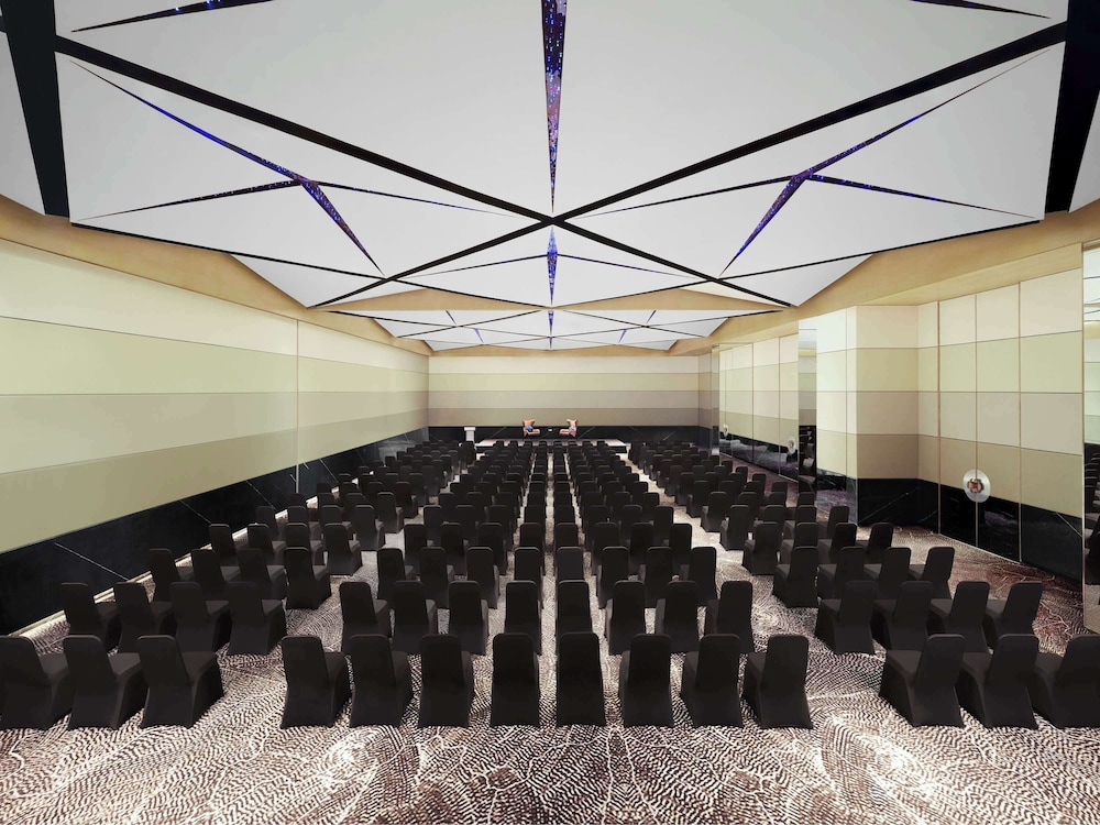 Novotel New Delhi City Centre — photo 2