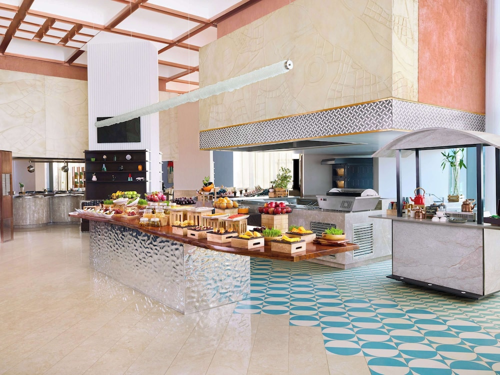 Novotel New Delhi City Centre — photo 7