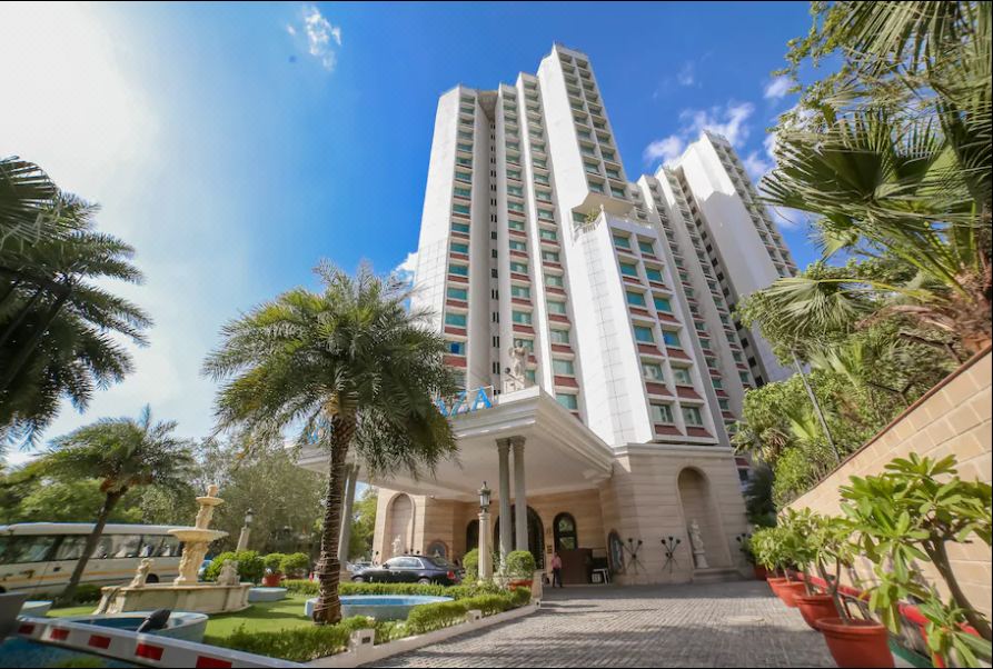 Hotel The Royal Plaza